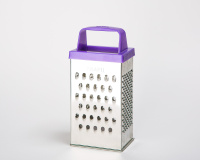 Терка универсальная  с пластмассовой ручкой квадратная бел/жесть 0,25-0,28 мм Размер 8,5х6,2х18,2 см