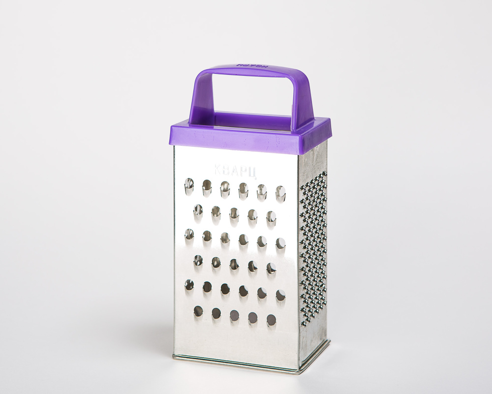 Терка универсальная  с пластмассовой ручкой квадратная бел/жесть 0,25-0,28 мм Размер 8,5х6,2х18,2 см